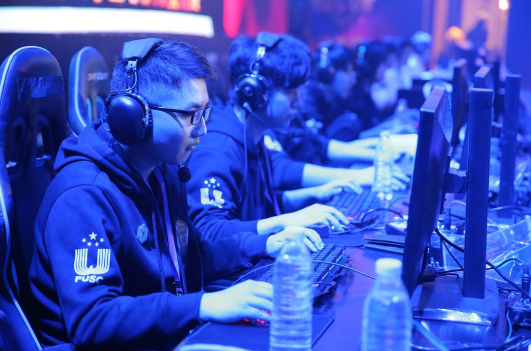 加强他们的 加强他们的