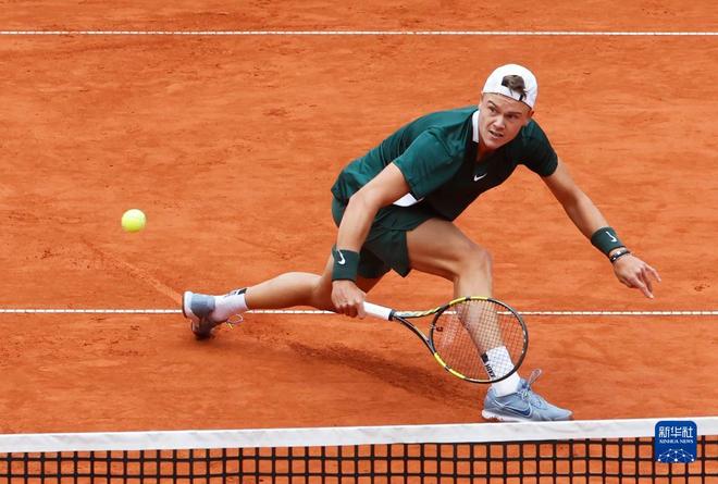 阵容还是替 阵容还是替