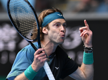 边路持续牵 边路持续牵